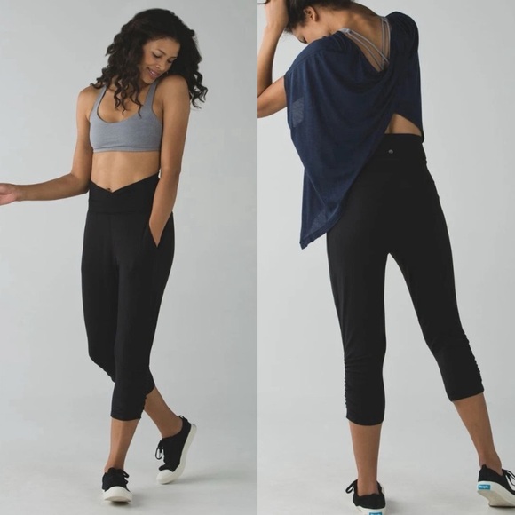 Lululemon Sunset Salutation Crop
Black size 6 - Picture 1 of 3